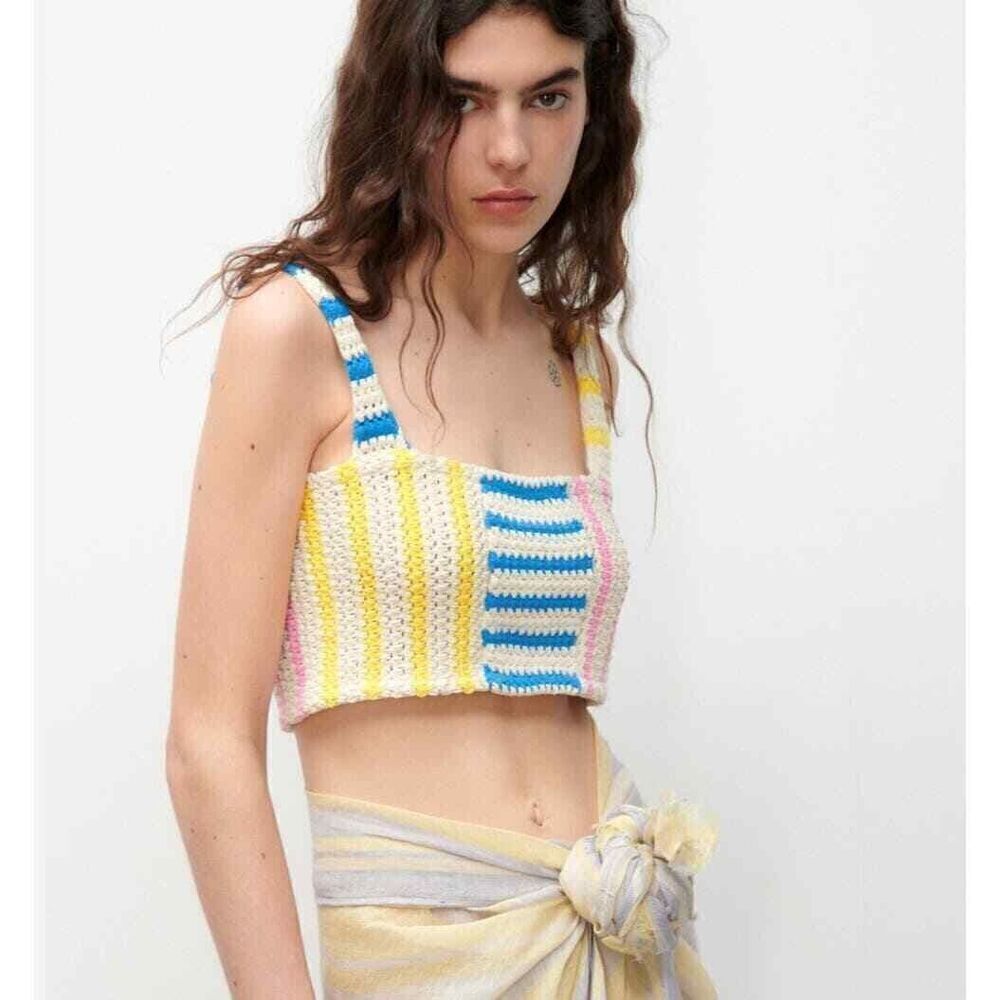 Zara Top Cropped  Size Medium  Ivory Pink Blue Stripe Knit‎ Top